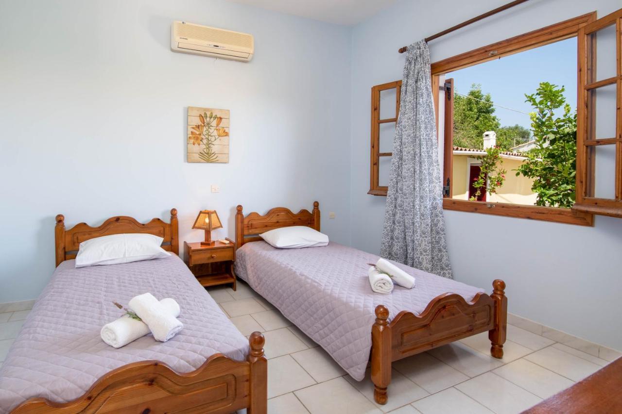 Voula Apartments Ґайос Екстер'єр фото
